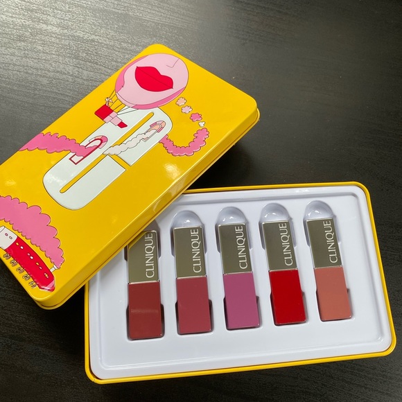 Clinique Other - CLINIQUE TRAVEL EXCLUSIVE 5PC Lipstick gift set